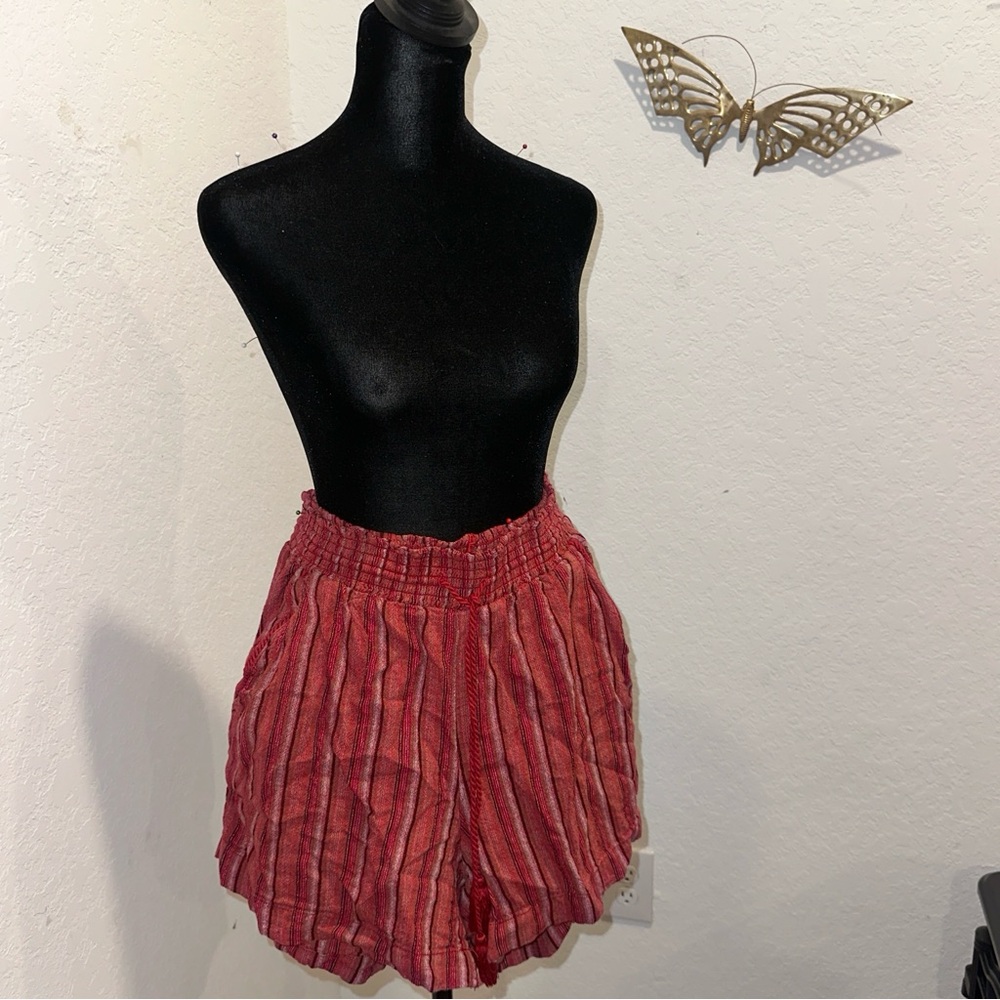 Briggs New York Red Striped High-Waist Elastic Shorts